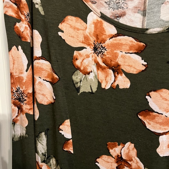 #379. Karen T Design Maxi Floral Dress. Size 2X - Picture 2 of 6